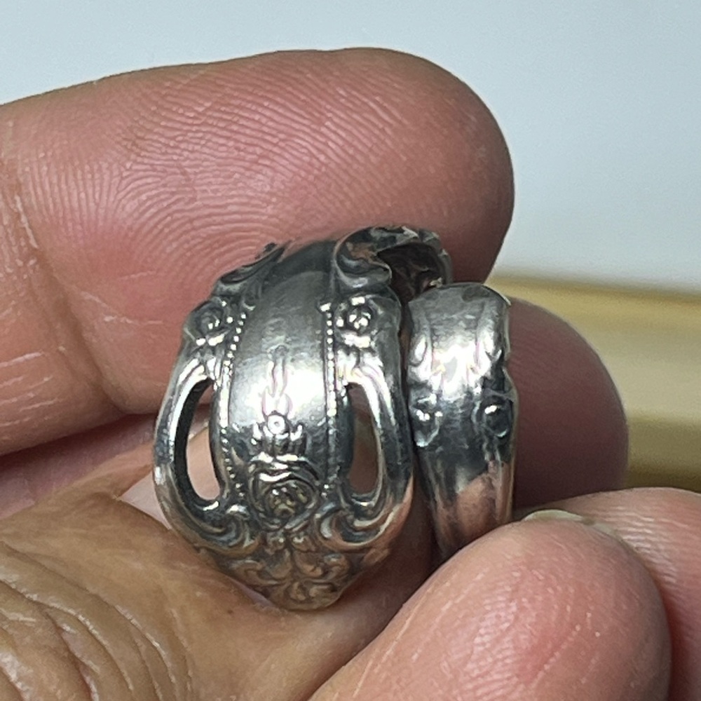 Oneida Silver Ornate Women's spoon wrap Ring size 6